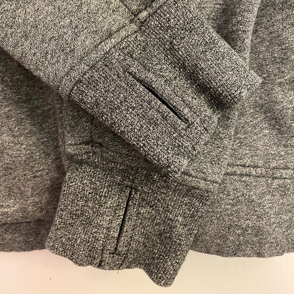 Lululemon pull over - Picture 3 of 4